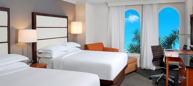 The Smart Choice for Your Next Getaway! 3 Units, Outdoor Pool, Free Parking! in Naples
