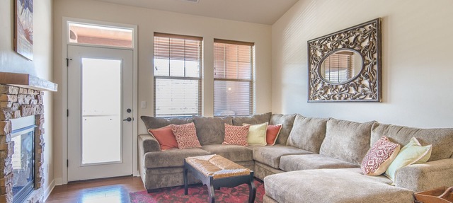 Top Floor Condo. Pool & hot tub Access! Portable A/C units. 1 car garage in Granby