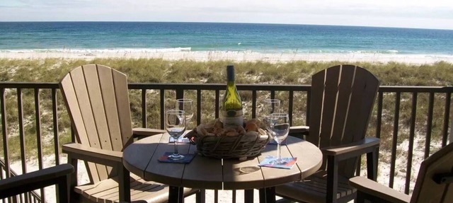 Turtle's Nest-Gulf Front Home w/Gorgeous Furnishings. Sleeps 10 in Navarre