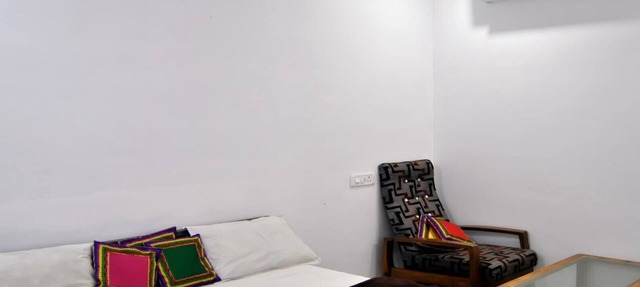 Unit 13 Beautiful and clean room to stay in Jabalpur