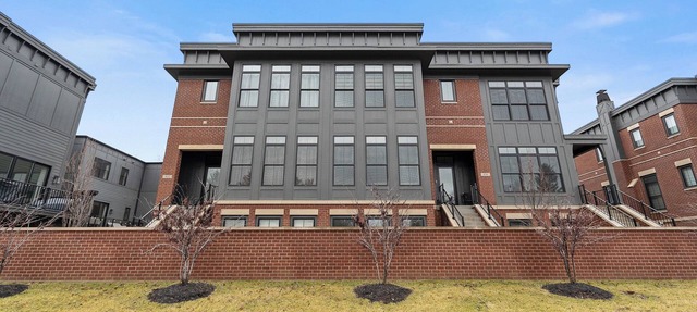 Upscale 3BR Townhome – Walk to Shops & The Monon! in Carmel