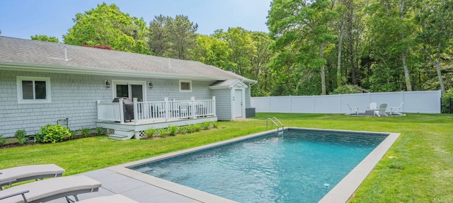 Upscale Secluded Home w/Central AC, Pool & Firepit in Centerville
