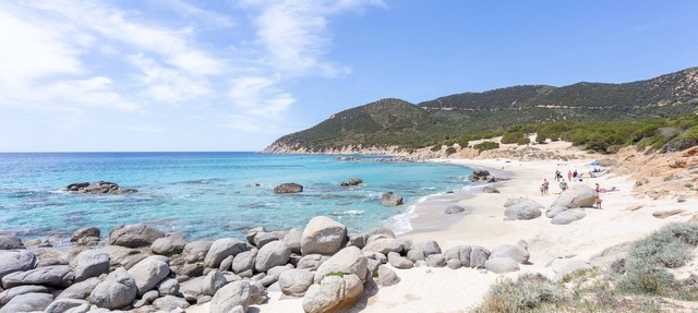 Villa Beatrice near the Beach with Sea View, Shared Pool & Wi-Fi in Villasimius