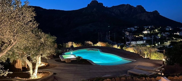 "Villa Eucalypta" - 5 min à pied de la plage, vue mer 180° in Saint-Raphaël