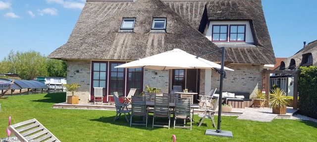 Villa Pura Vida: Enjoy life! in Oud Ade
