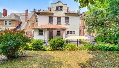 Walkable Schenectady Getaway: 2-Unit Campus Hub in Schenectady