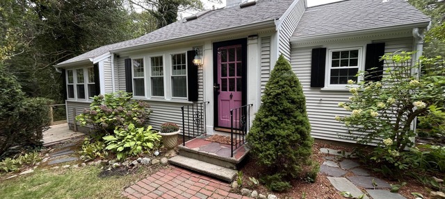 Waterside Bungalow Cape Cod in Barnstable