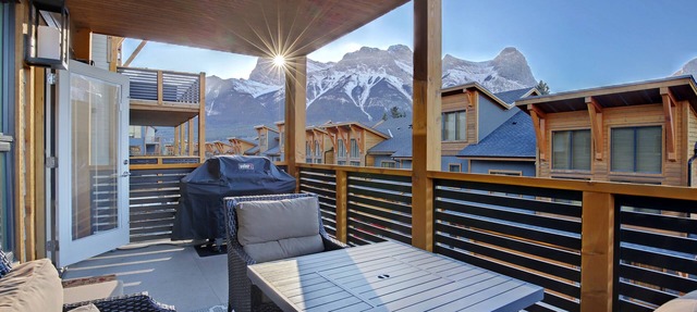 White Spruce 209 | Palatial Condo + Hot Tub Access in Canmore