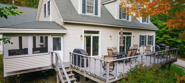 Wooded Colonial with Fire Pit & Deck, near the Club in Quechee