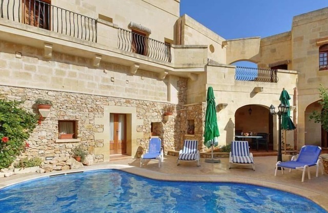 Holiday Xewkija Persons Bedrooms 