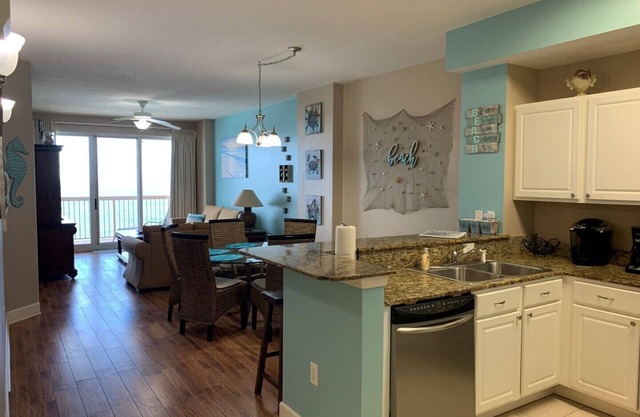 Luxury Beachfront 3 bedroom 2 bath - Sunrise Beach 2302 - FREE Beach Service in Panama City Beach