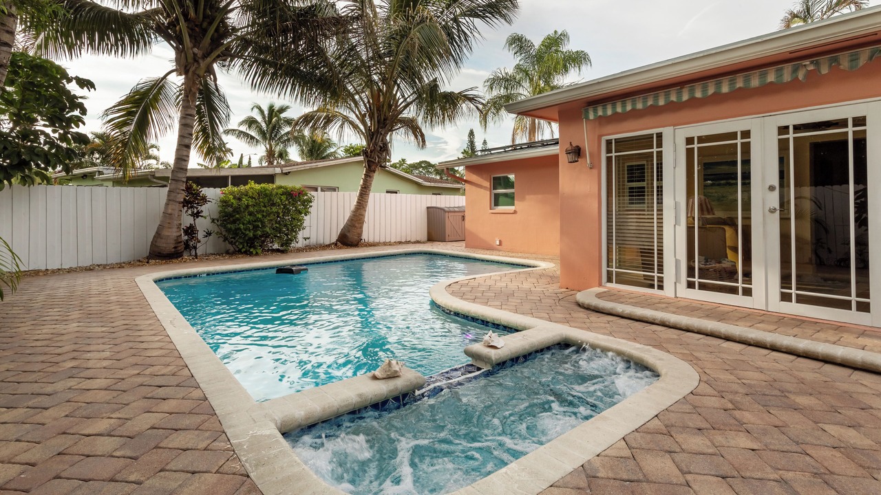Photo of Outdoor in Tropic Palms