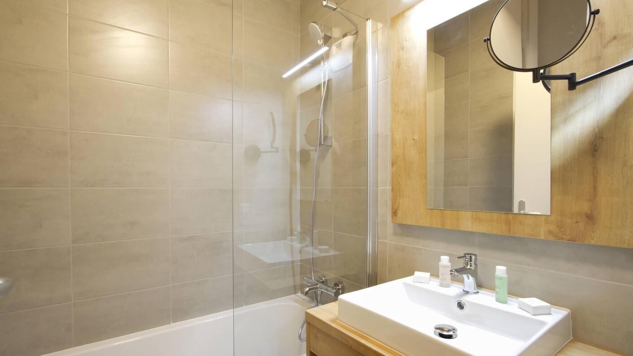 Photo of Bathroom in Eclose-Est