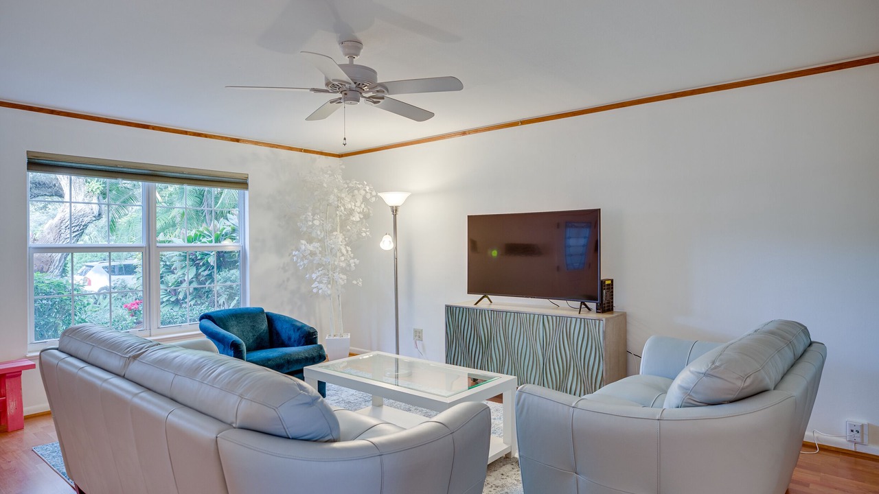 Photo of Livingroom in Central Beach