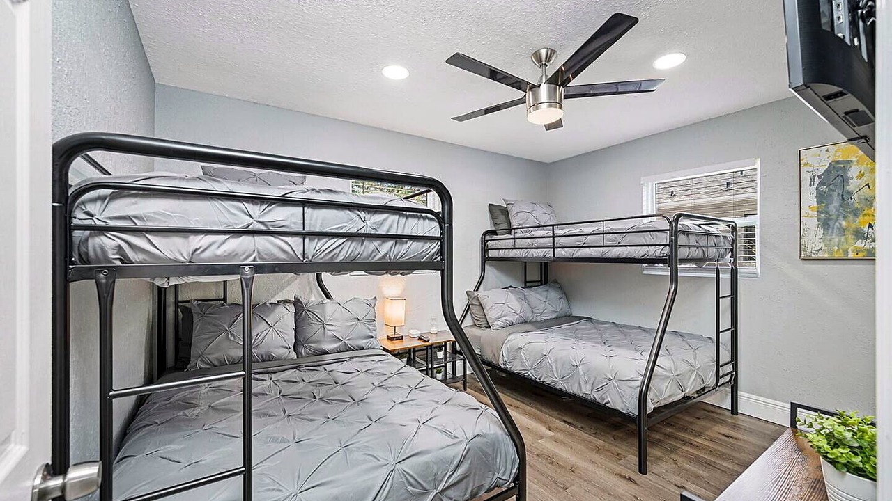 Photo of Bedroom in Sulphur Springs