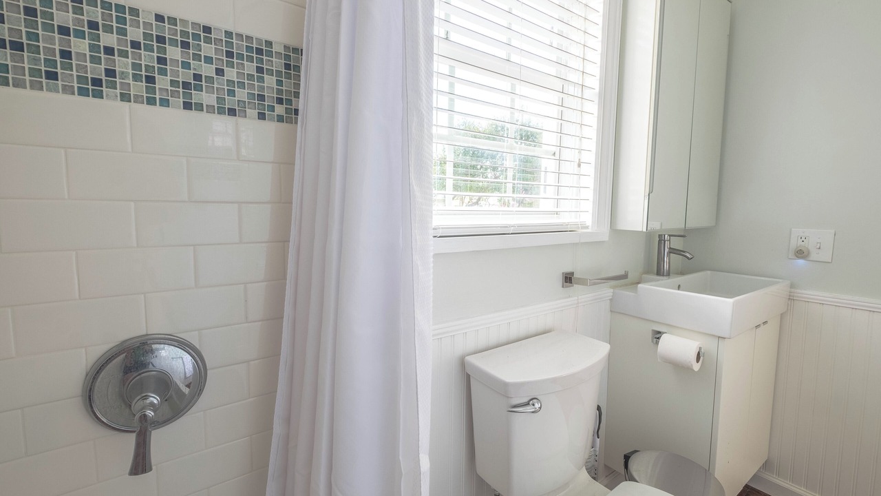 Photo of Bathroom in Del-Ida Park Historic District