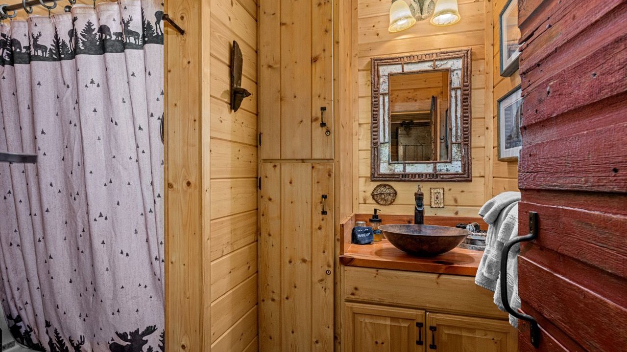 Photo of Bathroom in Two Harbors