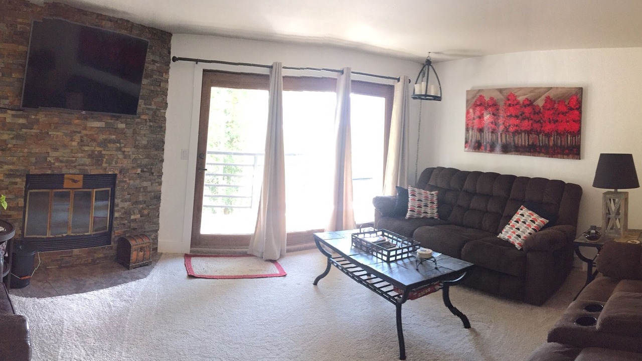 Photo of Livingroom in Mountain House