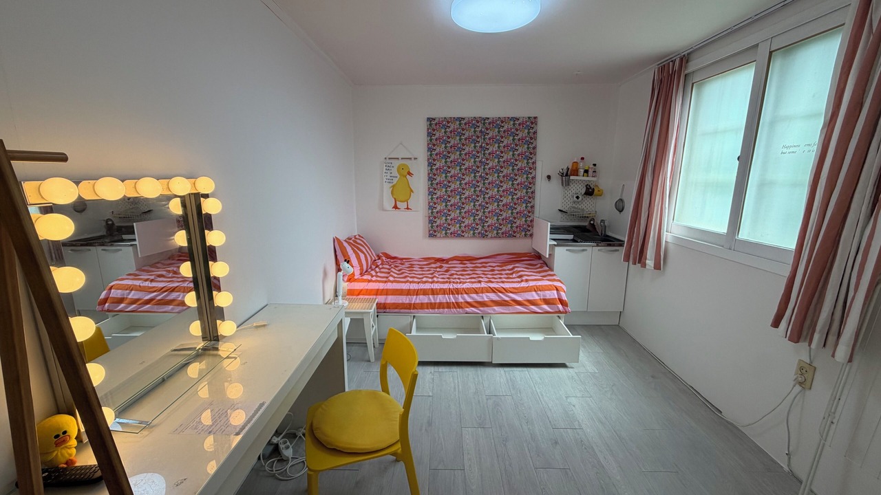 Photo of Bedroom in Sinchon-dong