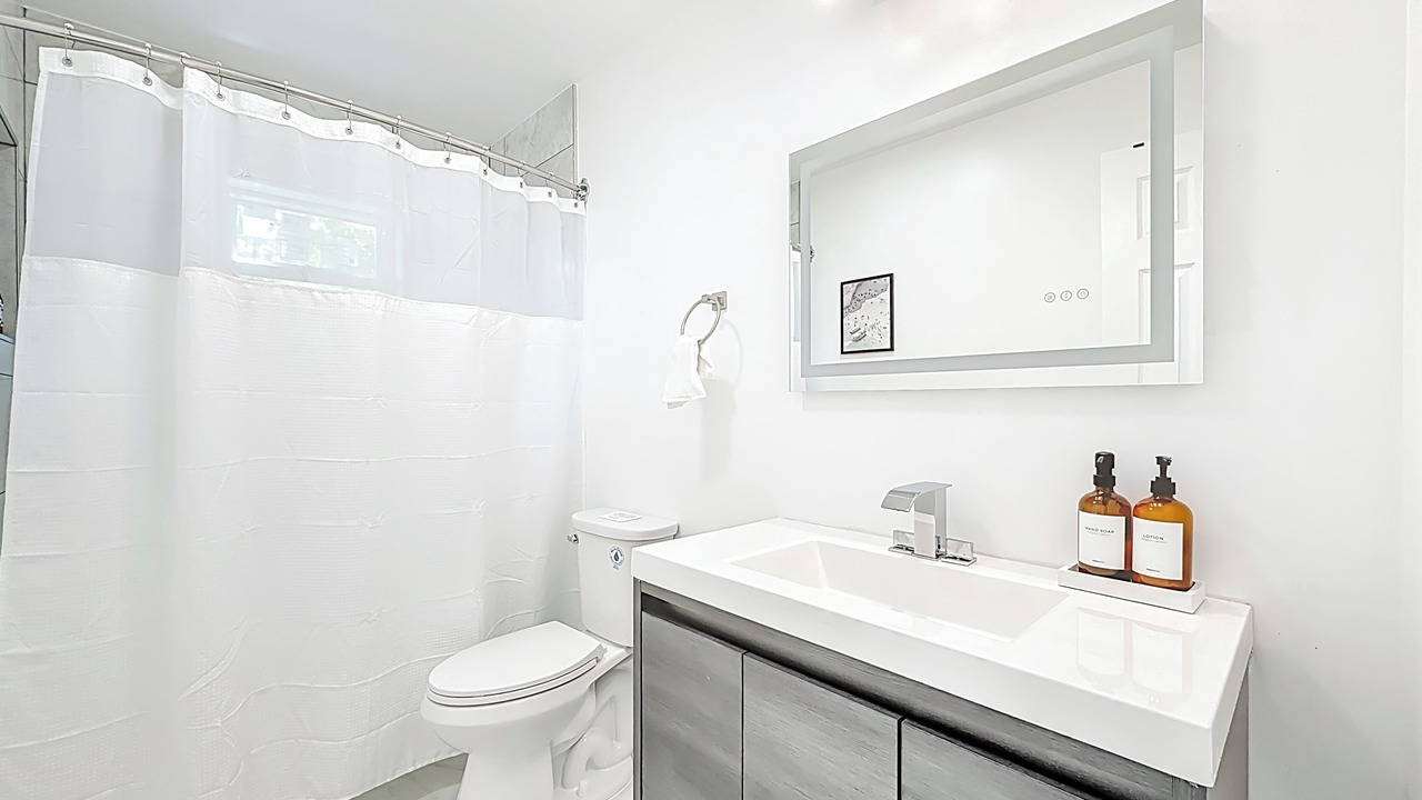 Photo of Bathroom in Tropic Palms