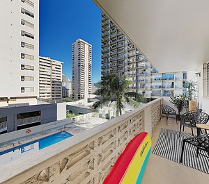 Kuhio Plaza 