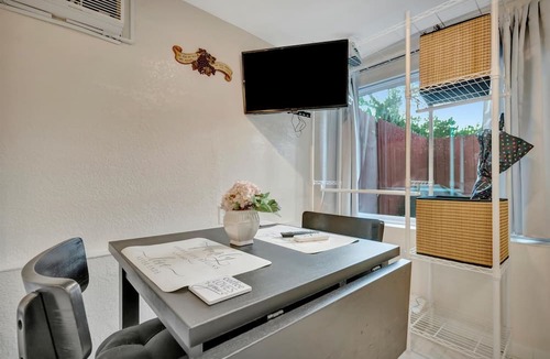 Temple Crest Apartment | Quiet Studio Near Busch Gardens With Fenced Yard and BBQ
