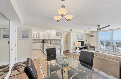 Longboat Key Condo | 2 Bed, 2 Bath, Direct Beachfront w/Gulf views