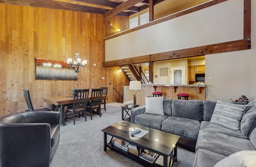 South Lake Tahoe Condo | Cozie home with a stone fireplace near Ski Run Marina - new mini split ac
