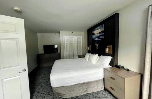 Brownsville Resort | 3-bedroom villa in lovely West Windsor near ski, walking, & mountain bike trails