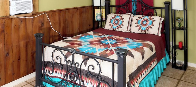 Pleasant Days Lodging Southwest Cottage in Homosassa
