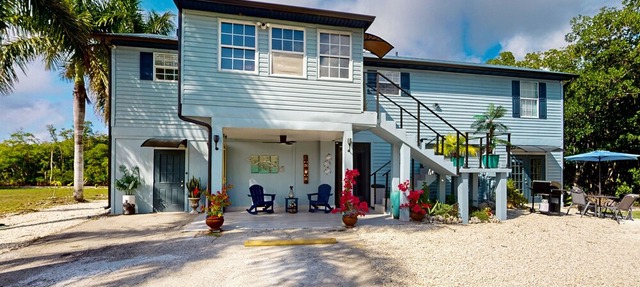 Snowbird & dog-friendly riverfront home with fishing pier, grill, & kitchenette in Everglades City