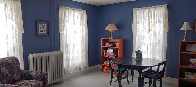 Cozy Downtown Westfield Home with Patio Close to Wineries, Dining & Lake Erie in Westfield