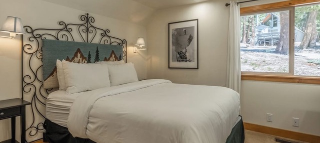 Chalet #7, Charming Cabin Perfect Location Steps t in Mammoth Lakes