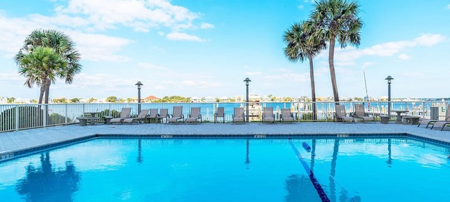 Sabine Yacht & Racquet #5F | Dazzling Views, Pool! in Pensacola Beach