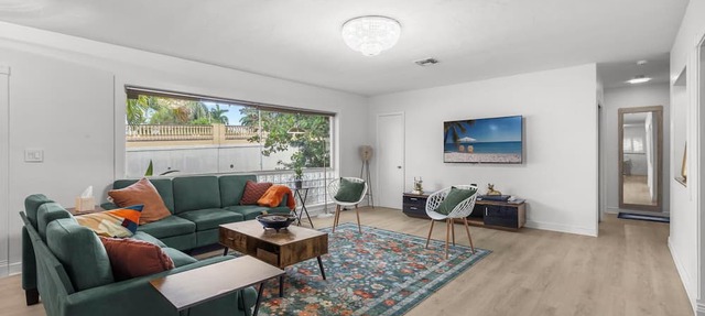 OCEAN WALK HOLLYWOOD HOUSE WITH POOL & BBQ in Hollywood