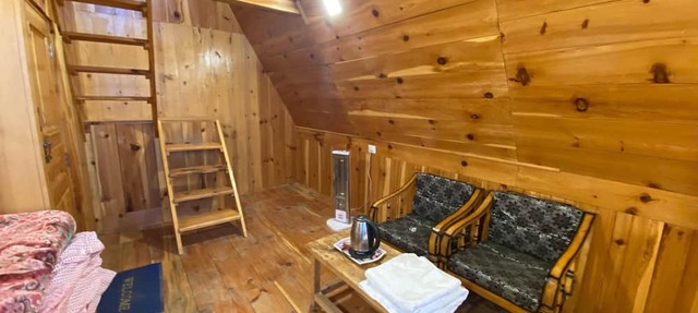 Sky Mount Cottage in Sainj