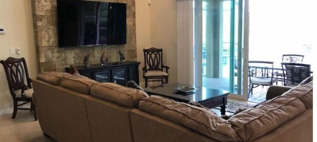 Stunning 4-bedroom house. Beaches, Shopping, Golf, Restaurants all close by. in Estero