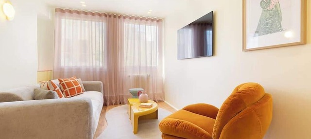 A Vintage 2-BR/2BA with Services - Champs-Elysées in Paris
